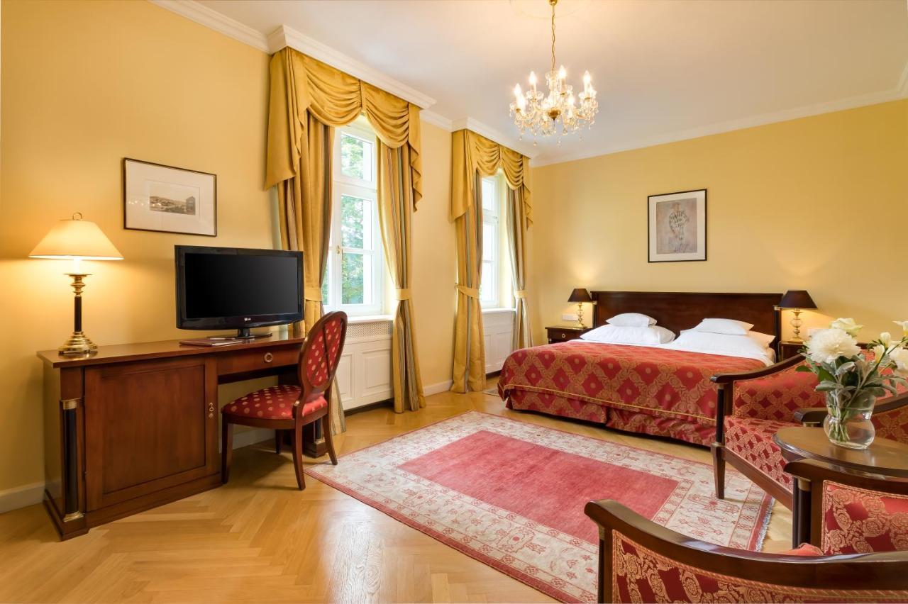 Castle Hotel Grof Degenfeld Superior Tarcal Eksteriør bilde