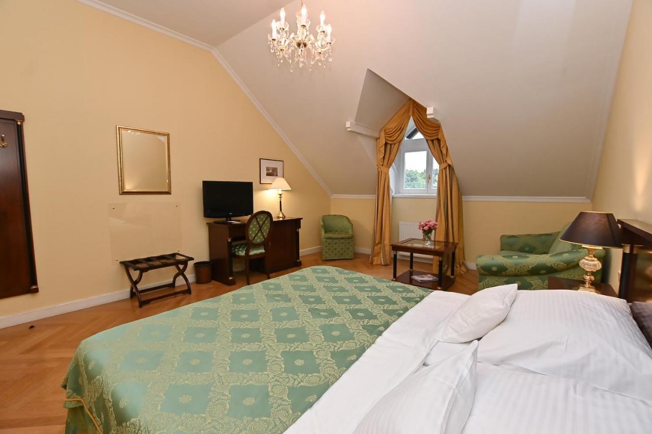 Castle Hotel Grof Degenfeld Superior Tarcal Eksteriør bilde
