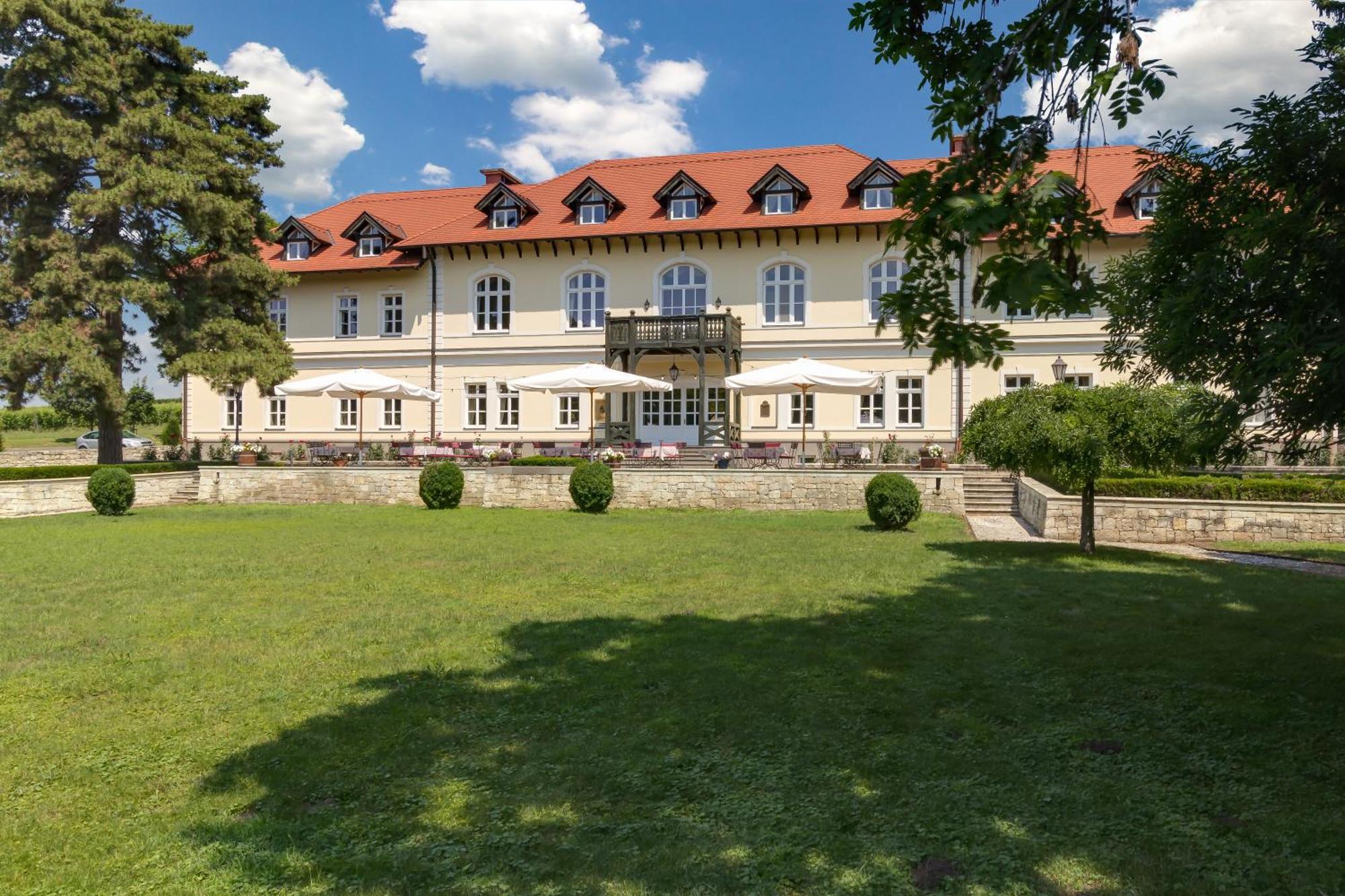 Castle Hotel Grof Degenfeld Superior Tarcal Eksteriør bilde