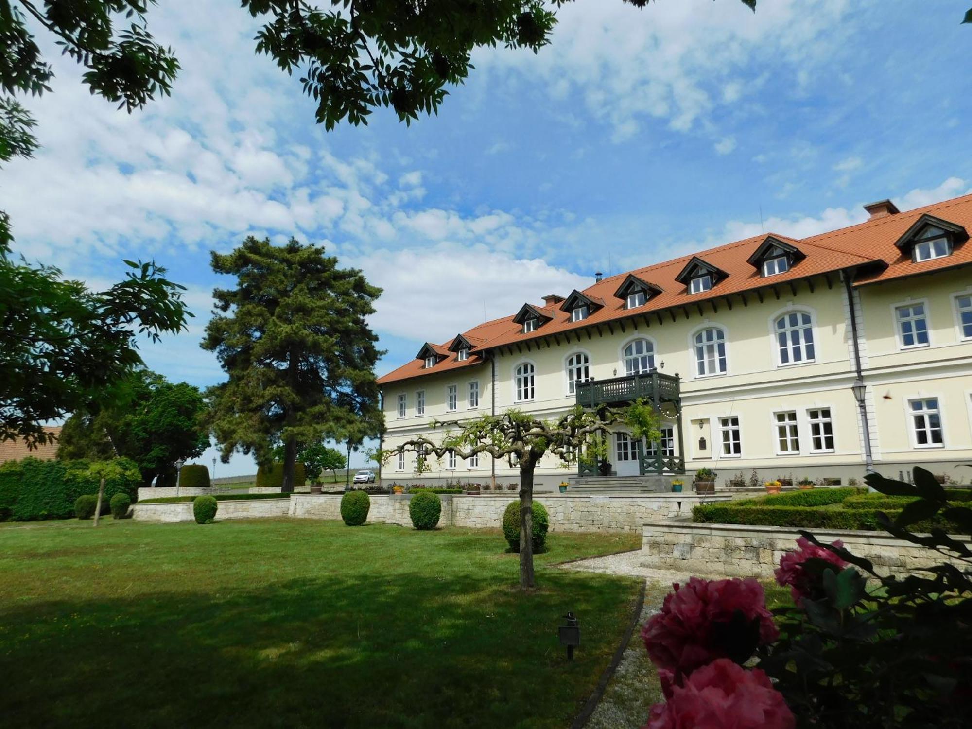 Castle Hotel Grof Degenfeld Superior Tarcal Eksteriør bilde